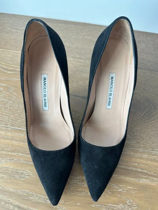Black Suede Manolo Blahnik Pumps - Picture 2 of 4